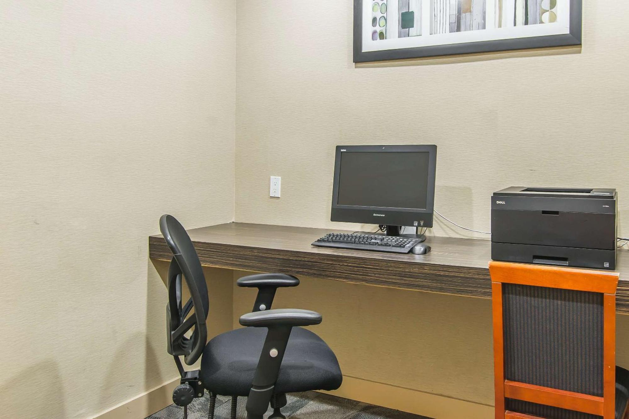 Comfort Suites Downtown Монреал Екстериор снимка