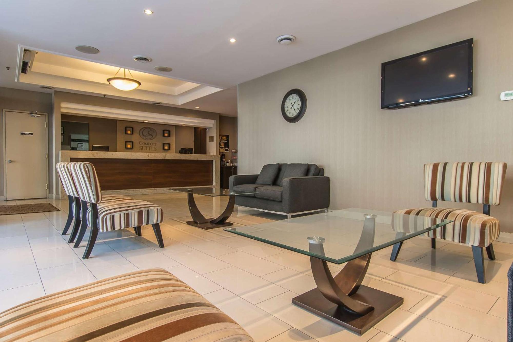 Comfort Suites Downtown Монреал Екстериор снимка